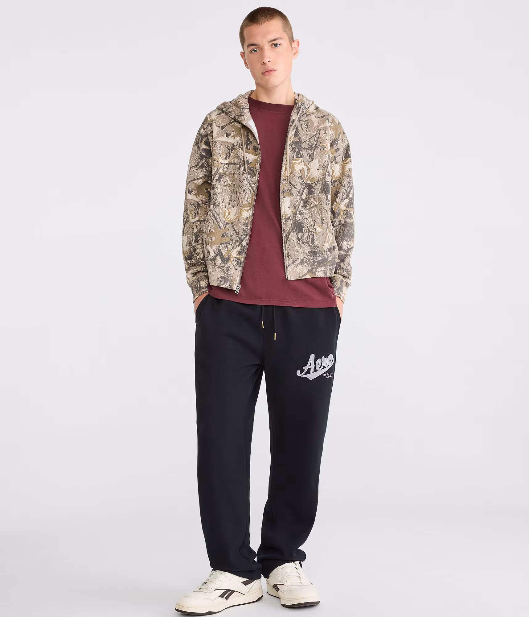 Aero Script Heritage Fleece Straight Leg Sweatpants black fox