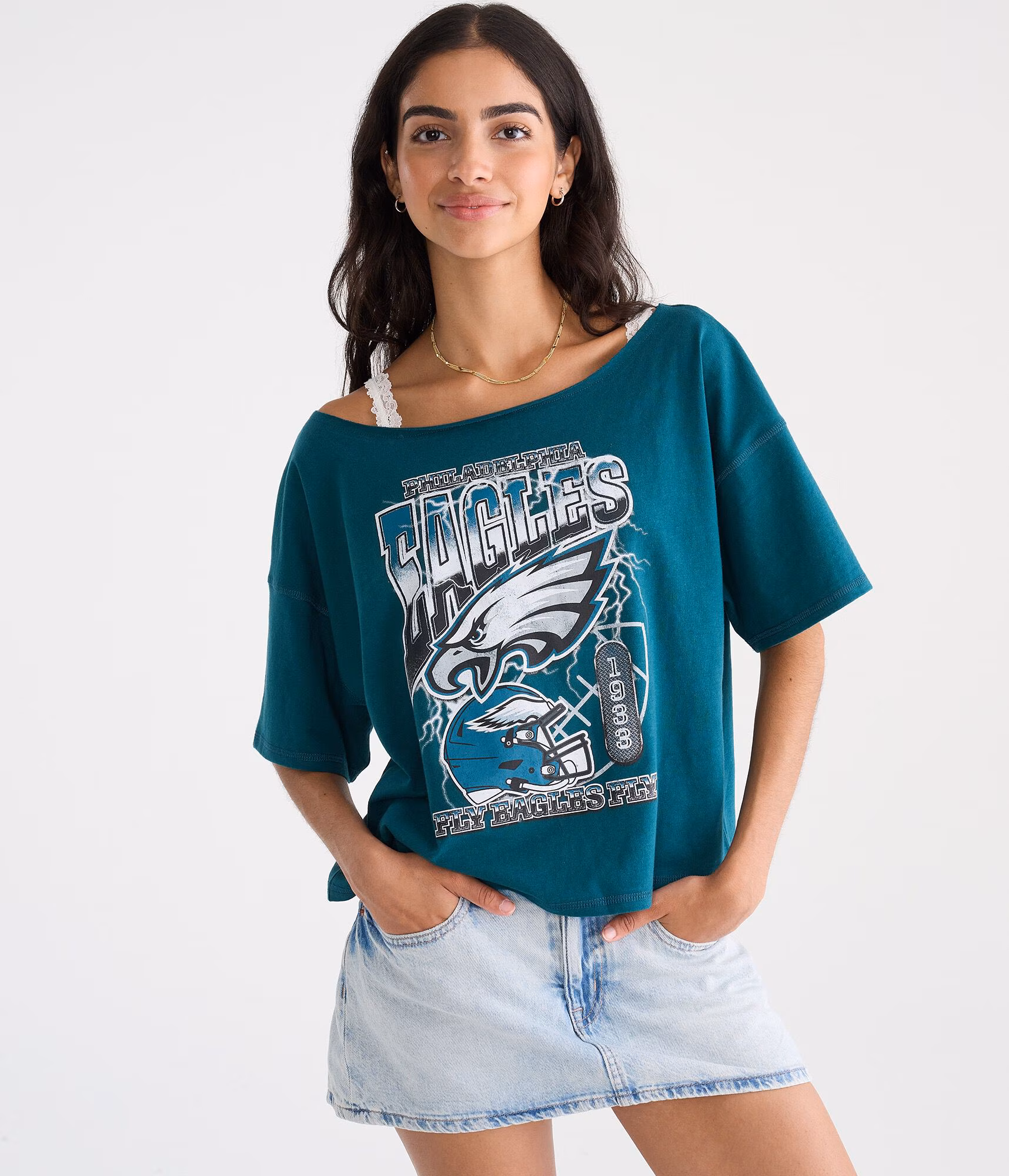 Philadelphia Eagles Off-The-Shoulder Graphic Tee green