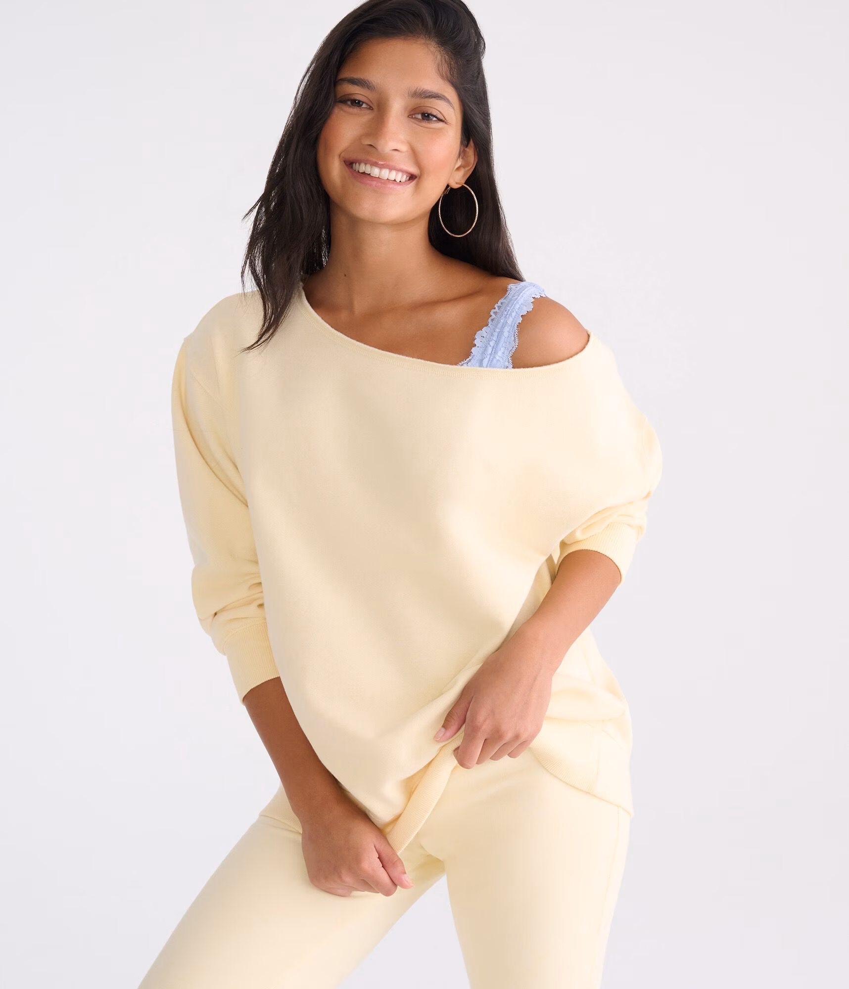 Cloud Soft Oversized Off-The-Shoulder Sweatshirt solaria