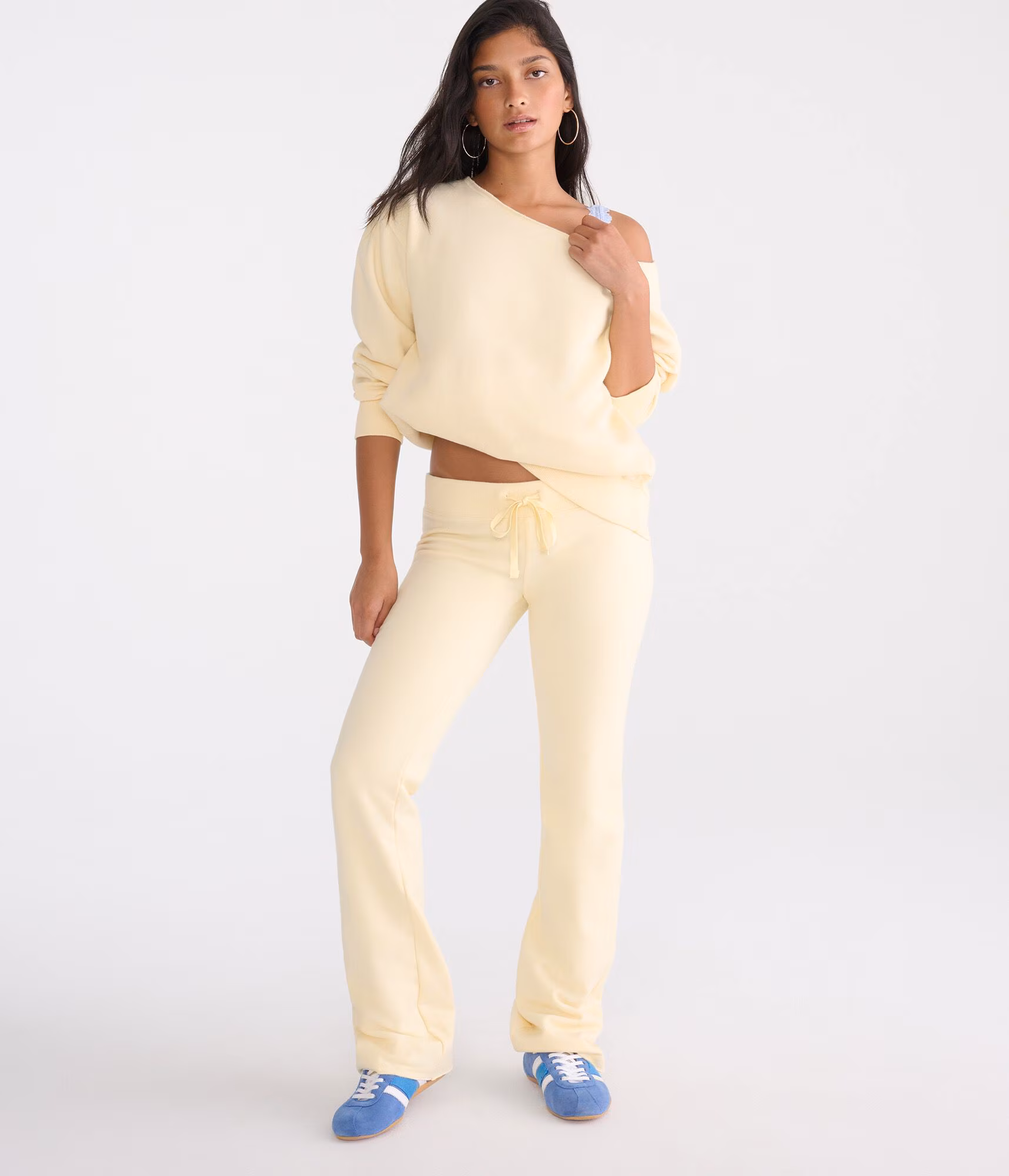Cloud Soft Oversized Off-The-Shoulder Sweatshirt solaria
