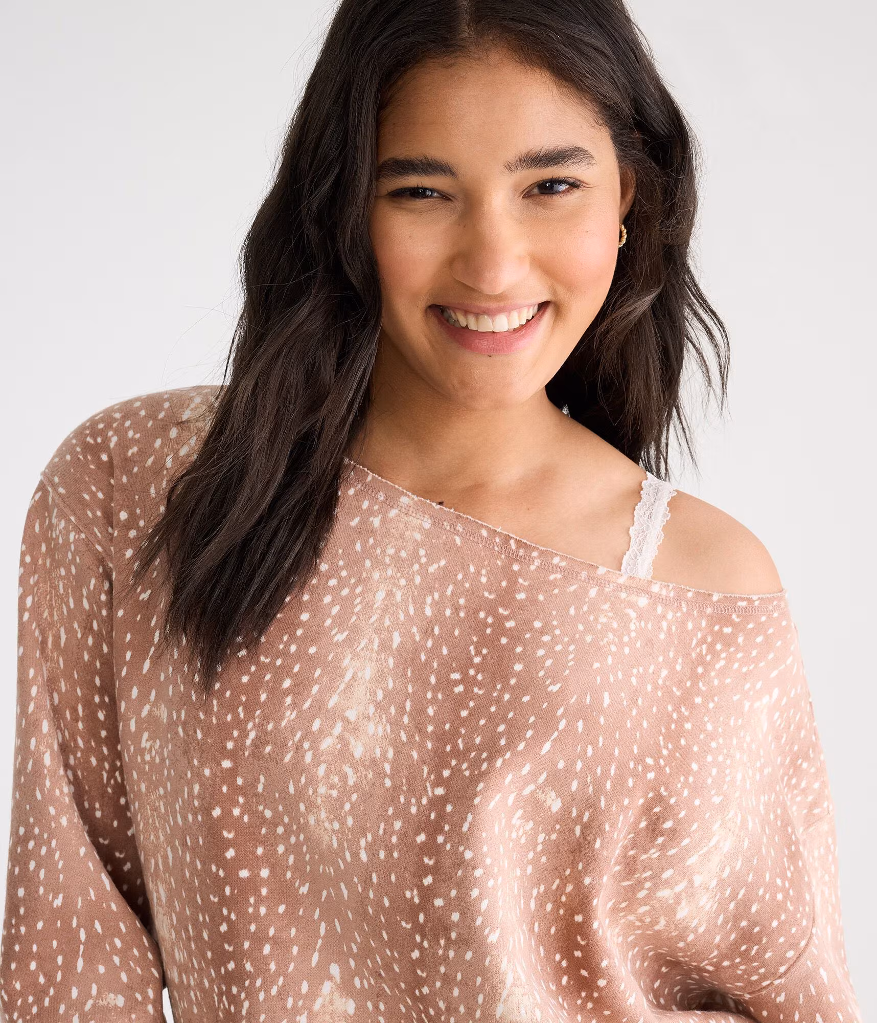 Déjà For Aero Deer Print Oversized Off-The-Shoulder Sweatshirt cream