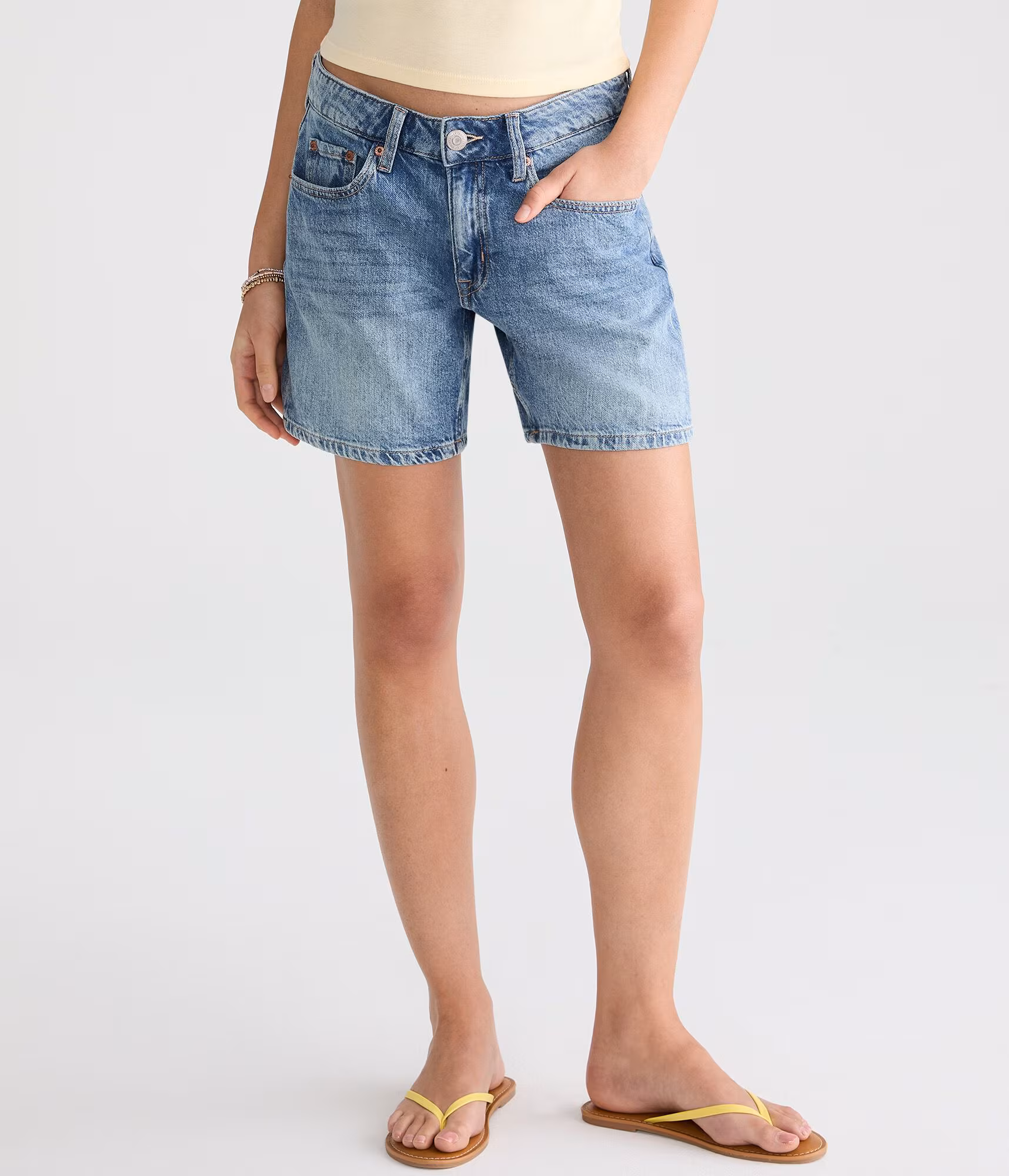 Low-Rise Baggy Denim Shorts 6" medium wash