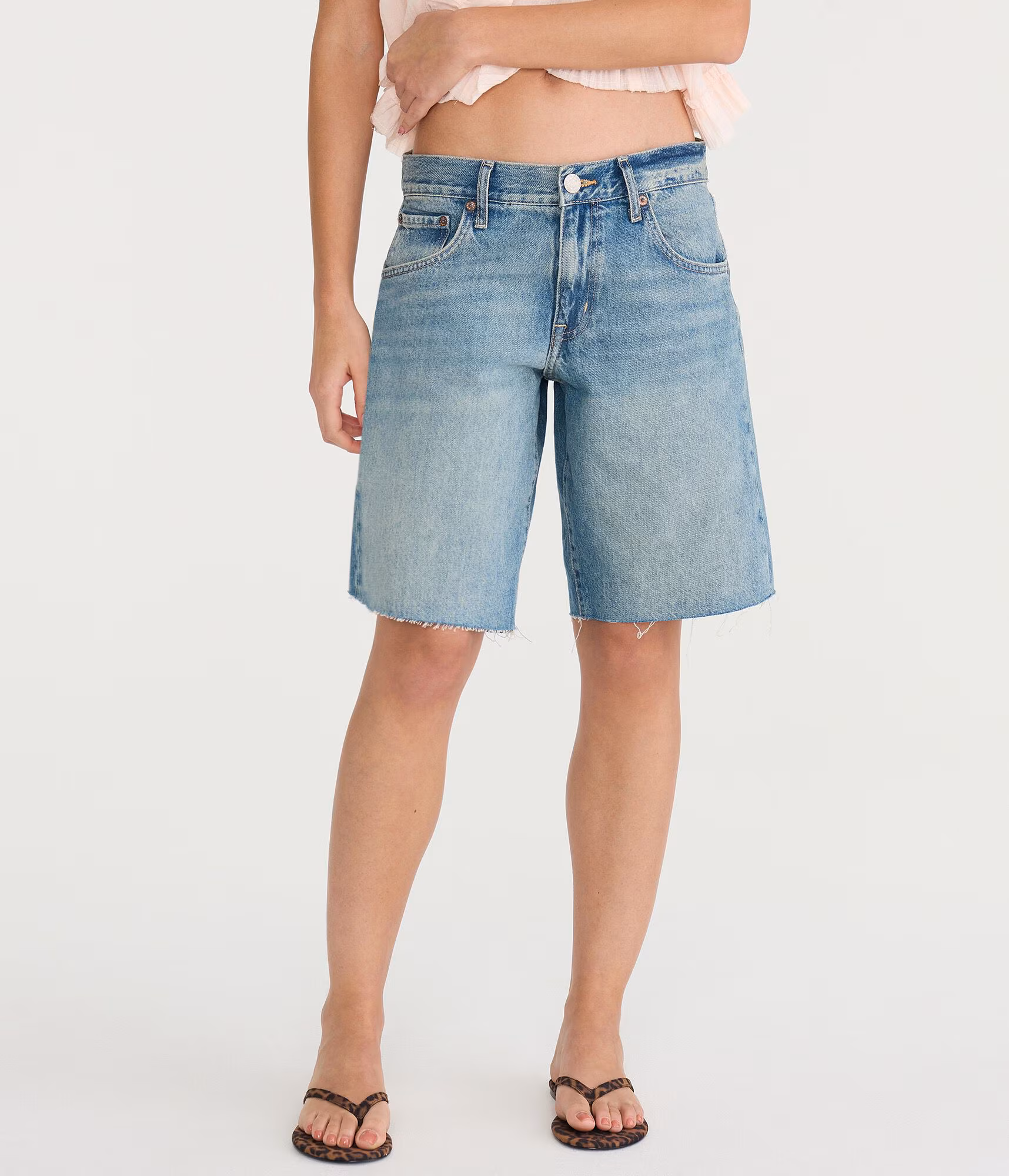 Low-Rise Baggy Denim Jorts medium wash