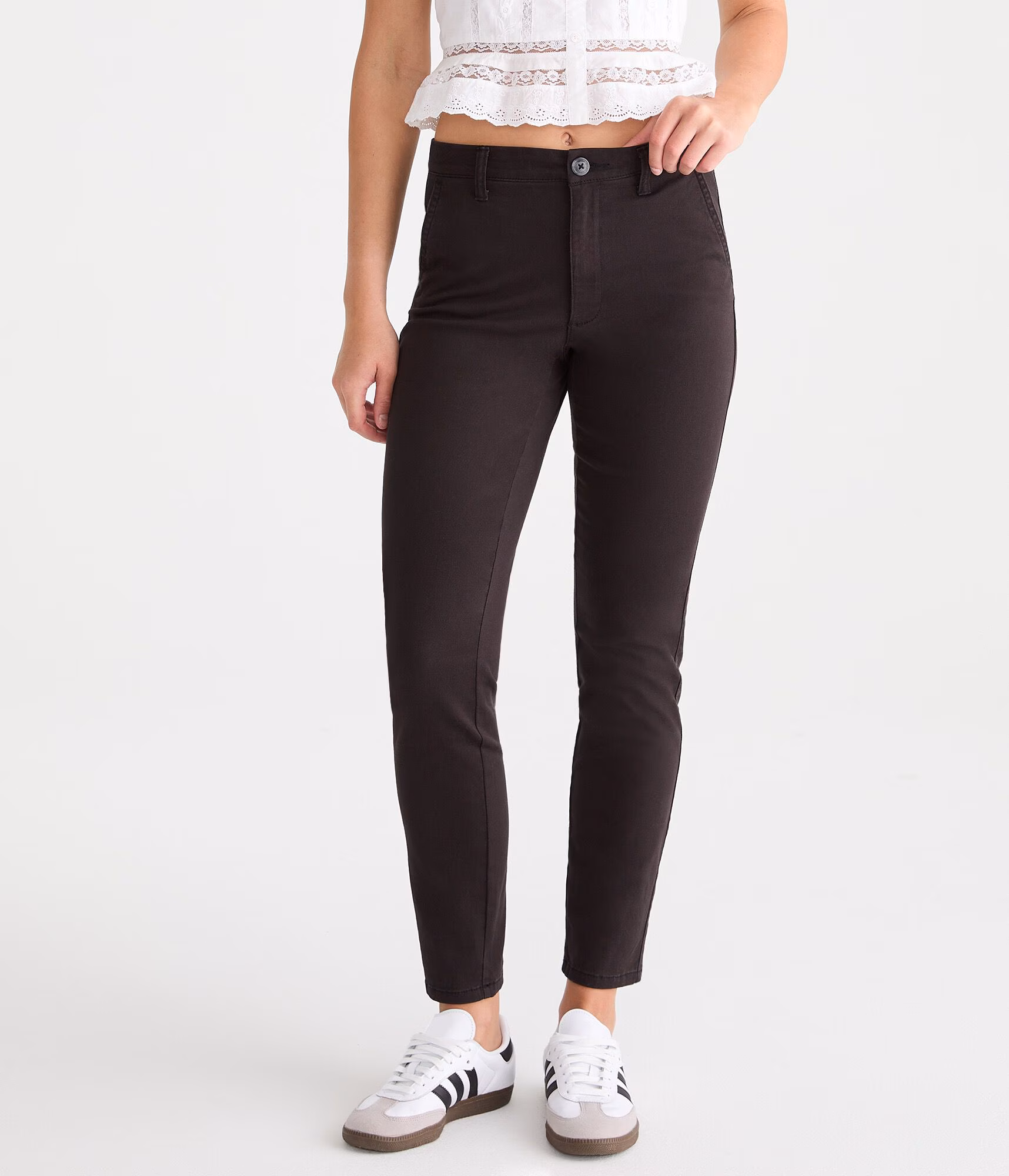 High-Rise Slim Twill Pants black
