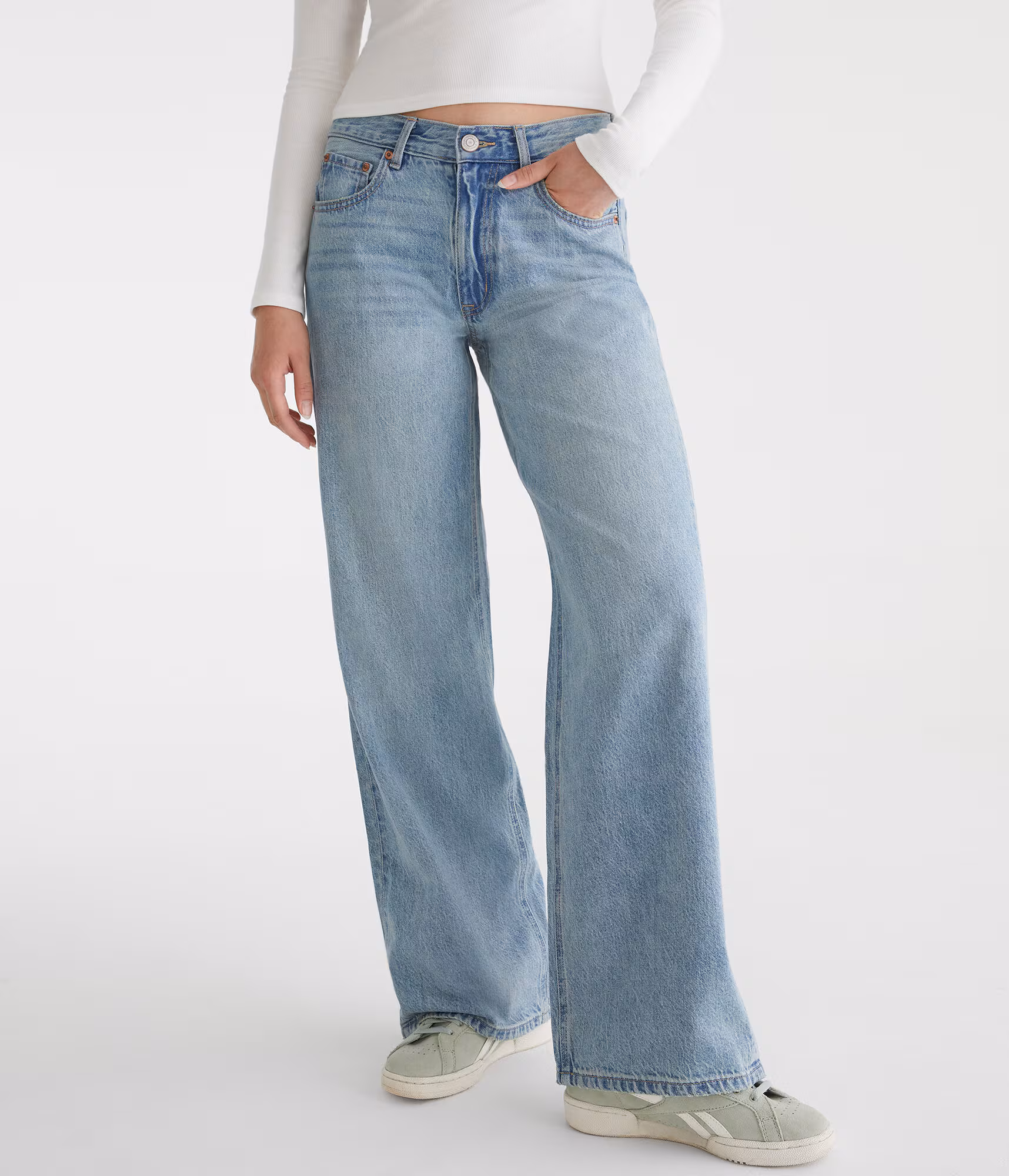 High-Waisted Baggy Wide Leg Jean medium wash