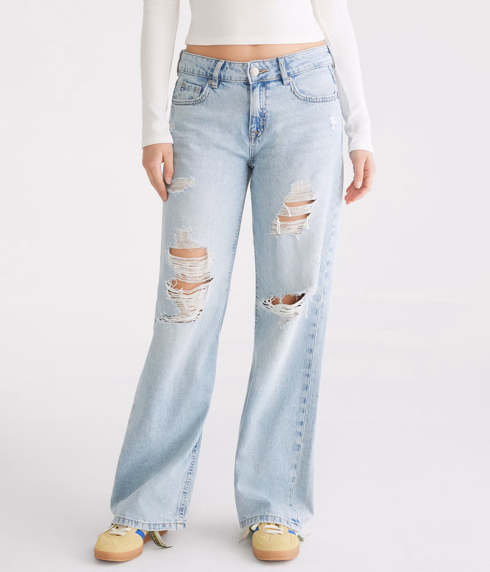 Low-Rise Baggy Wide Leg Lightweight Luxe Jean light wash