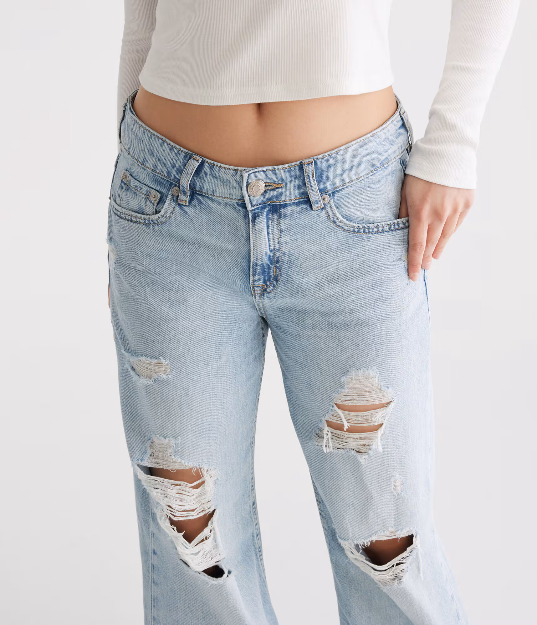 Low-Rise Baggy Wide Leg Lightweight Luxe Jean light wash