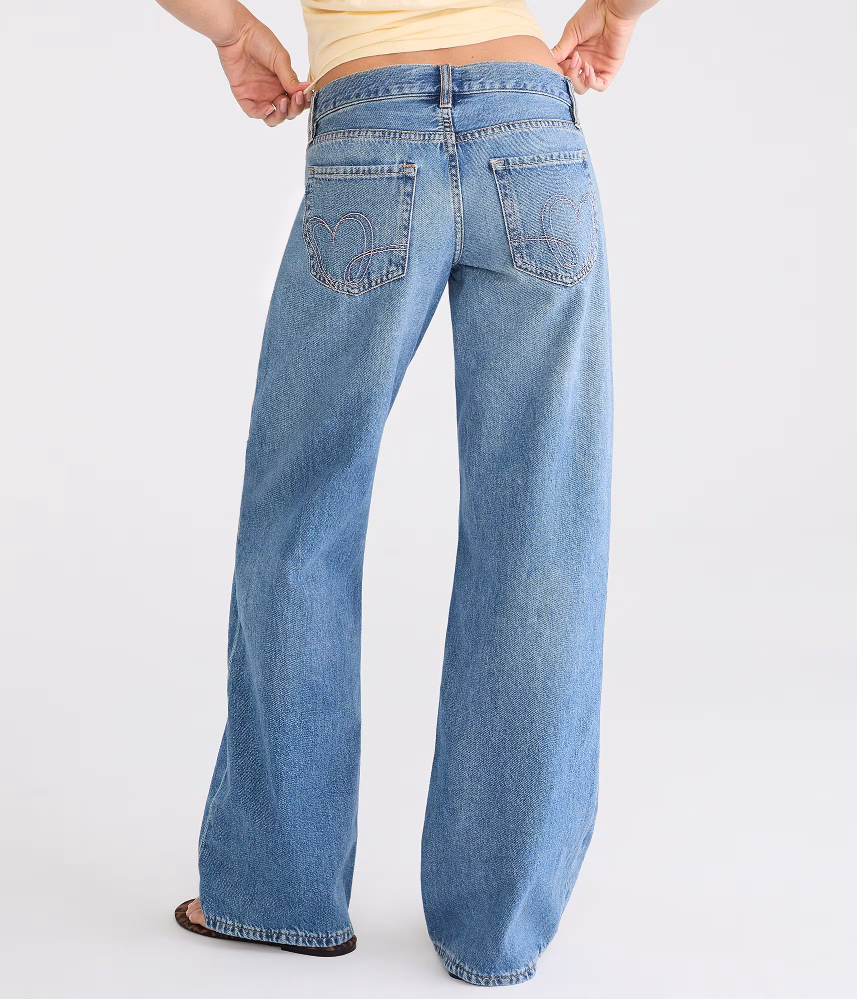 Super Low-Rise Baggy Wide Leg Heart Stitch Jean medium wash