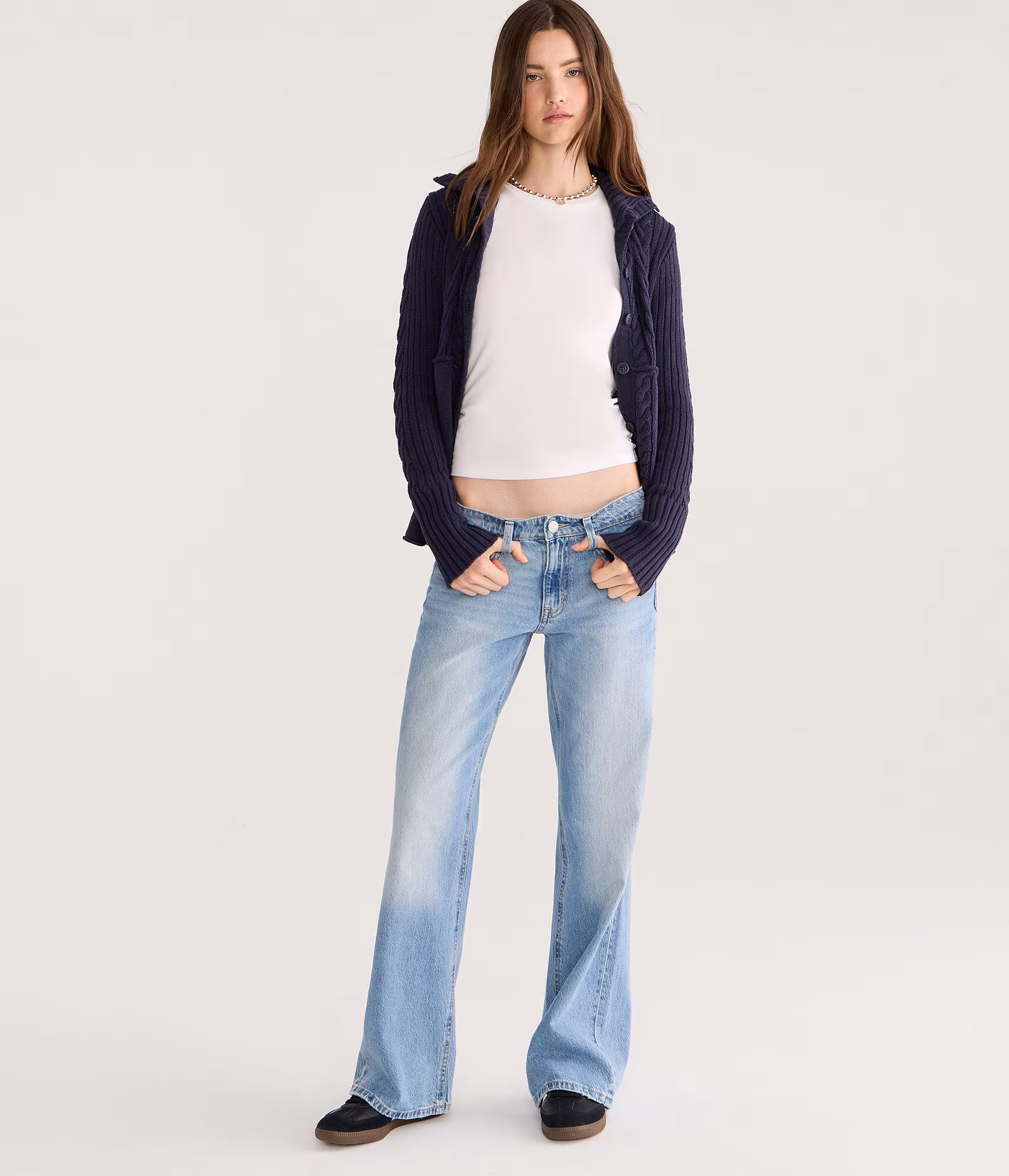 Low-Rise Baggy Flare Jean light wash