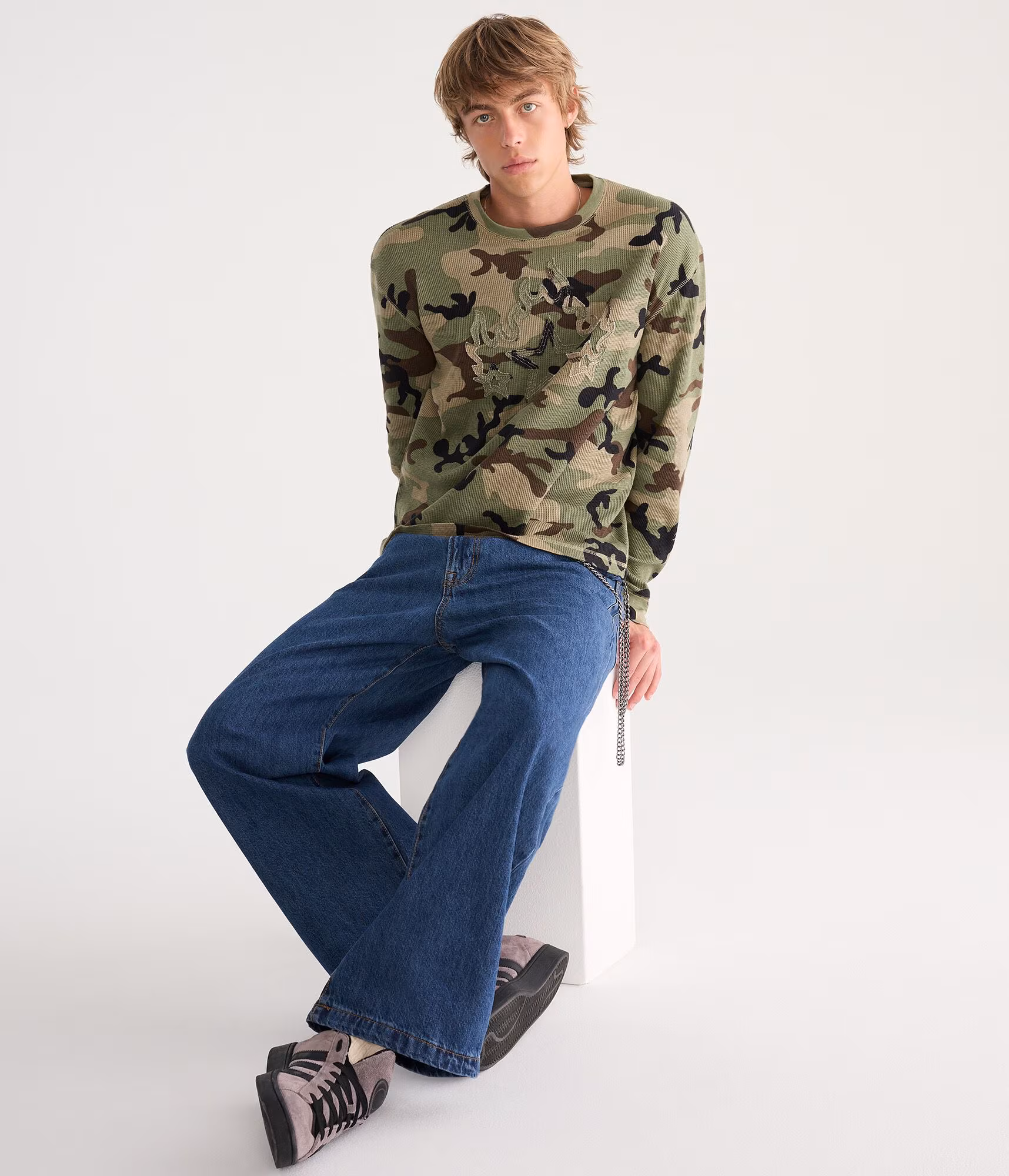 Long Sleeve Camo Star Flame Graphic Thermal Tee garland