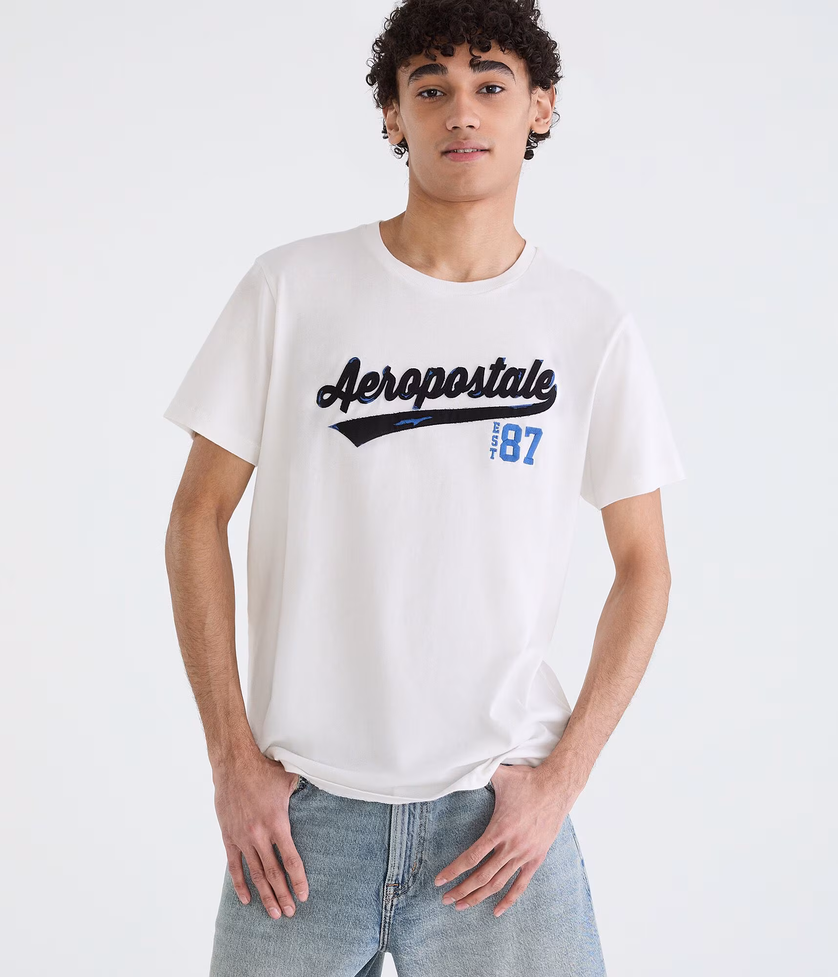 Aeropostale 87 Script Appliqué Graphic Tee cream